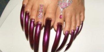 Sword toenails