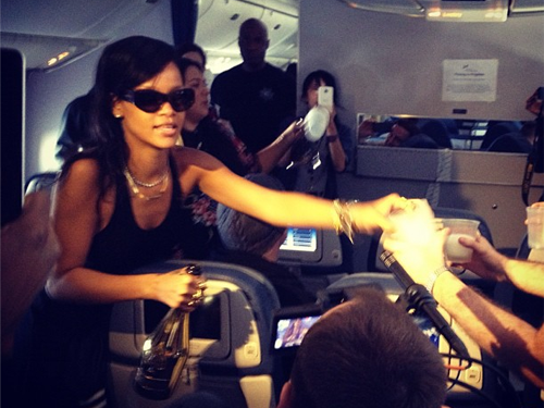 Rihanna 777Tour Champagne
