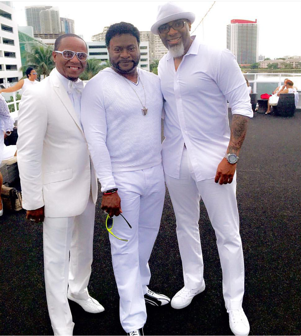 white outfits for yacht party