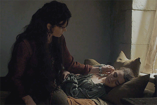 First time someone is caring for Arya like Catelyn would have.