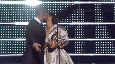 Rihanna Drake Curve VMAs